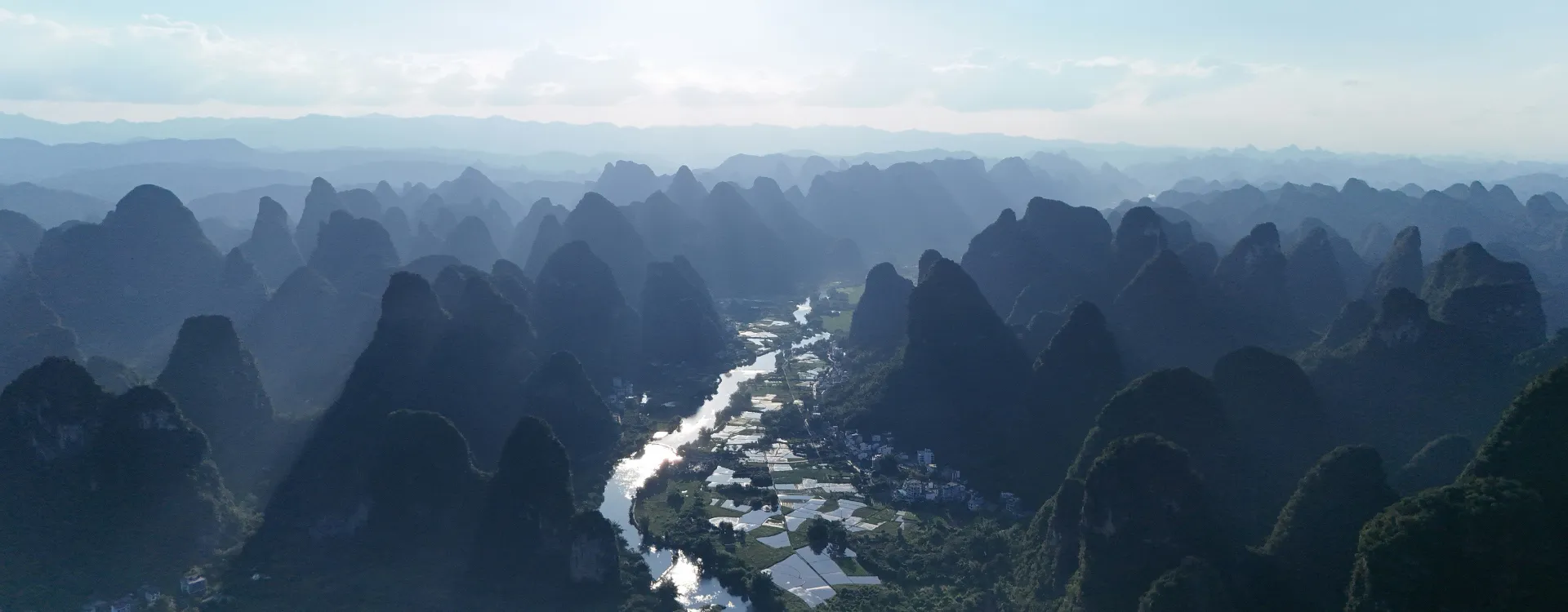 Remote hills and valleys, Luxury Guilin & Yangshou Holiday