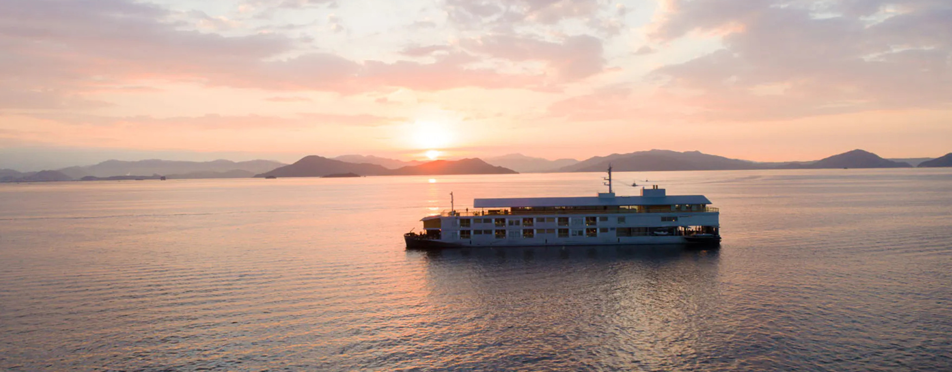 Floating Inn Guntû