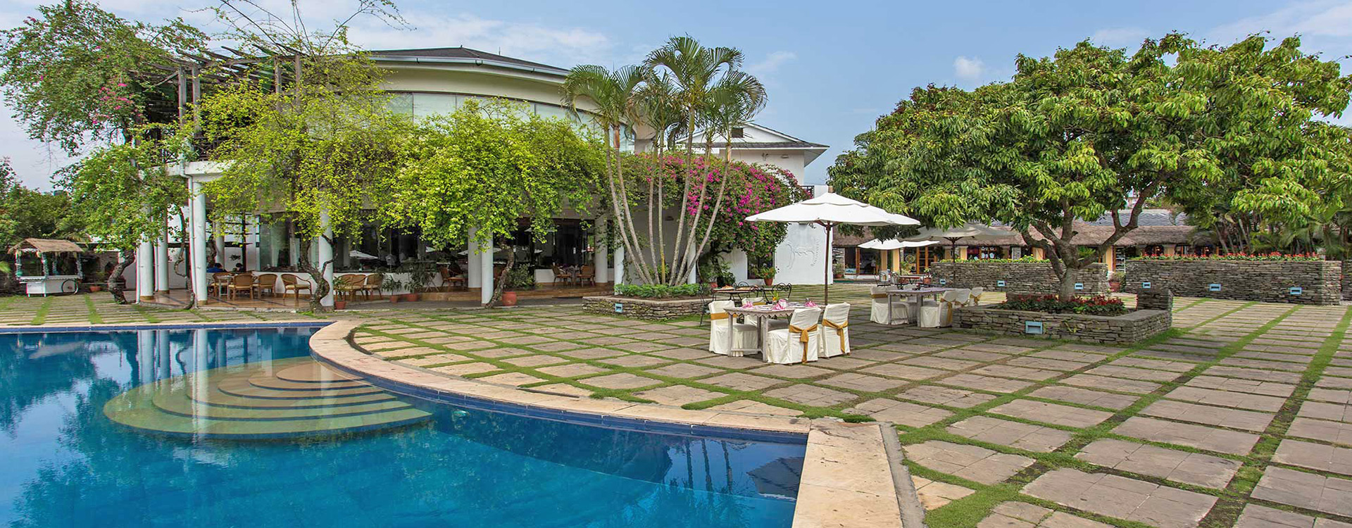 Hotel Shangri-La Village Resort_Exterior1