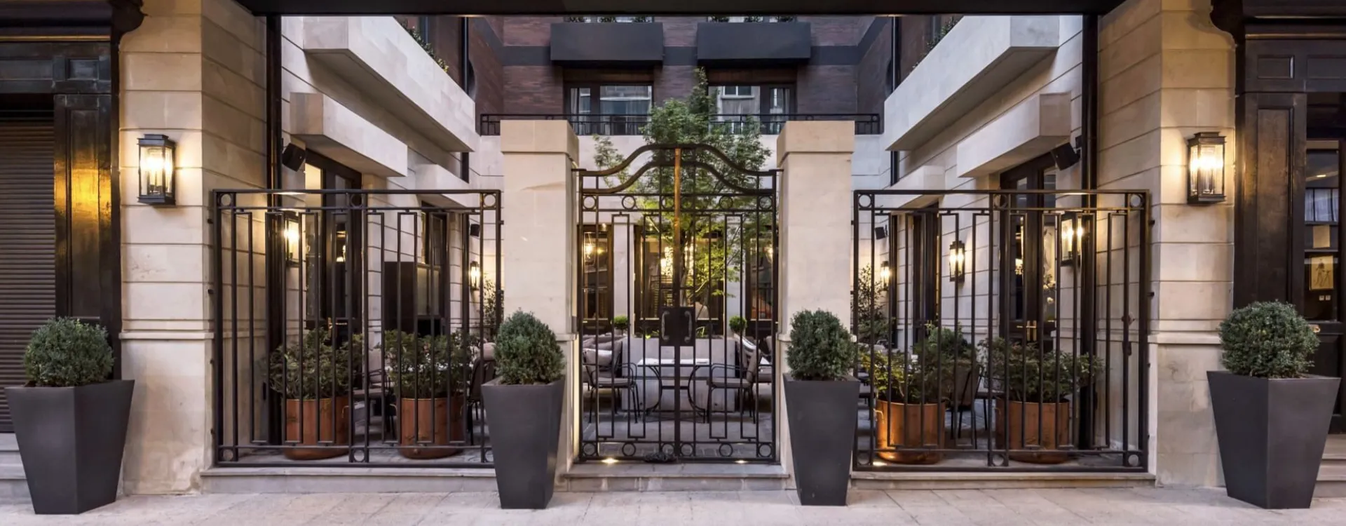 Exterior of Singular Santiago